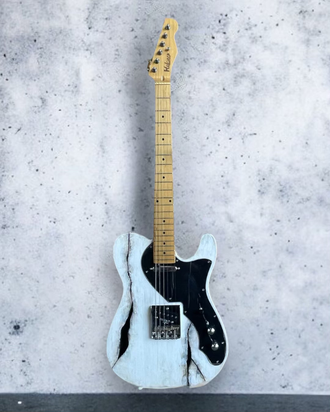 Vulcan Guitar　【手彫りの自家製テレキャスターシンラインタイプ・ギター】